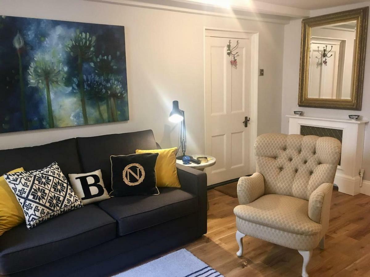 Beautiful 1Br Apartment In Historic St Aubin House Exterior photo