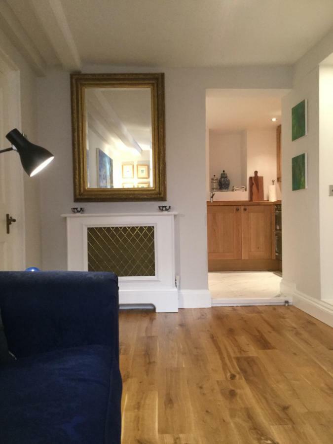 Beautiful 1Br Apartment In Historic St Aubin House Exterior photo